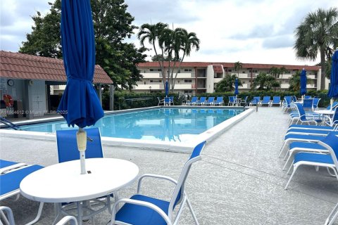 Copropriété à vendre à Pembroke Pines, Floride: 2 chambres, 135.54 m2 № 1896394 - photo 18