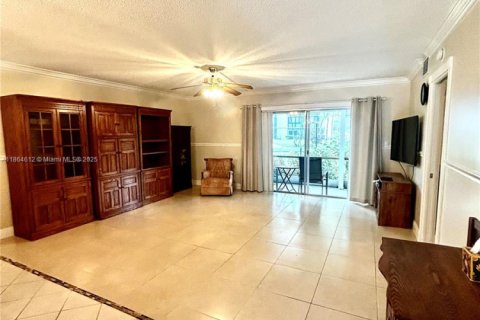 Copropriété à vendre à Pembroke Pines, Floride: 2 chambres, 135.54 m2 № 1896394 - photo 3