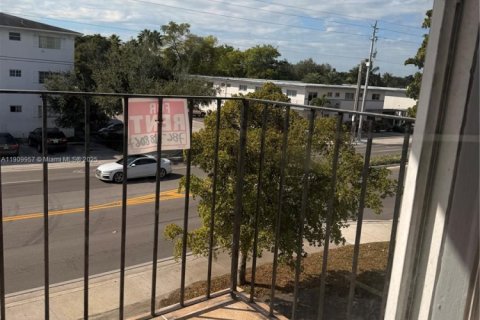 Снять в аренду кондоминиум в Норт-Майами, Флорида 1 спальня, 63.45м2, № 1965489 - фото 5