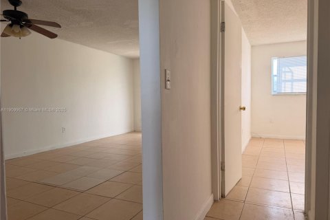 Снять в аренду кондоминиум в Норт-Майами, Флорида 1 спальня, 63.45м2, № 1965489 - фото 8