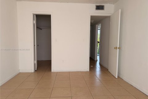 Снять в аренду кондоминиум в Норт-Майами, Флорида 1 спальня, 63.45м2, № 1965489 - фото 9