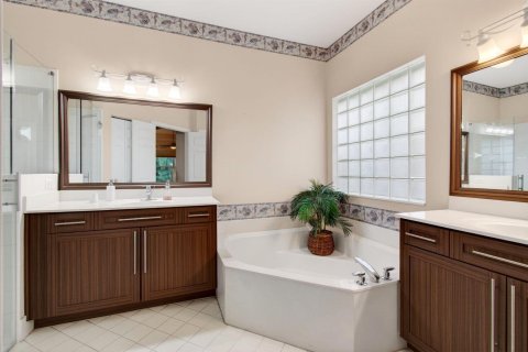 House in Boynton Beach, Florida 3 bedrooms, 160.63 sq.m. № 2247052 - photo 8
