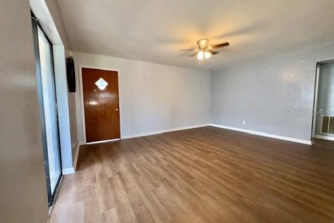 House in Frostproof, Florida 2 bedrooms, 104.42 sq.m. № 1571754 - photo 8