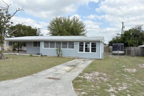 House in Frostproof, Florida 2 bedrooms, 104.42 sq.m. № 1571754 - photo 4