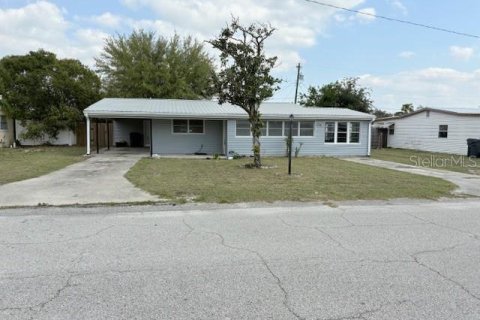 House in Frostproof, Florida 2 bedrooms, 104.42 sq.m. № 1571754 - photo 3