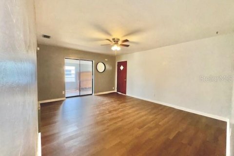 House in Frostproof, Florida 2 bedrooms, 104.42 sq.m. № 1571754 - photo 9