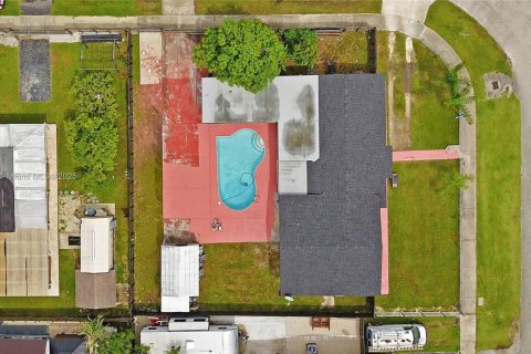 Villa ou maison à vendre à Homestead, Floride: 5 chambres, 177.35 m2 № 1922135 - photo 4