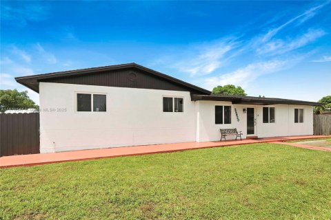 Villa ou maison à vendre à Homestead, Floride: 5 chambres, 177.35 m2 № 1922135 - photo 2