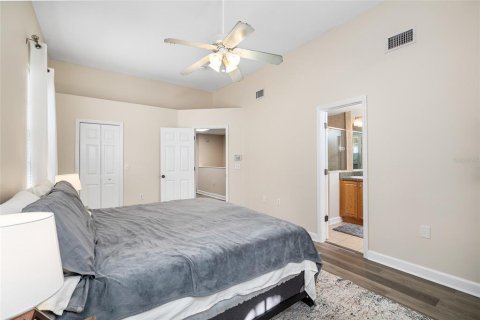 Townhouse in Tampa, Florida 2 bedrooms, 141.4 sq.m. № 1883614 - photo 12