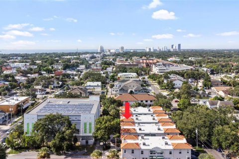 Townhouse in Tampa, Florida 2 bedrooms, 141.4 sq.m. № 1883614 - photo 18