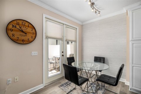 Townhouse in Tampa, Florida 2 bedrooms, 141.4 sq.m. № 1883614 - photo 9