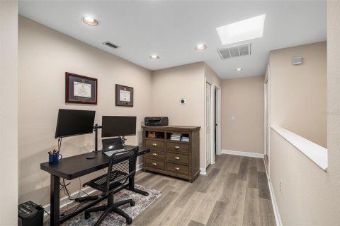 Townhouse in Tampa, Florida 2 bedrooms, 141.4 sq.m. № 1883614 - photo 10