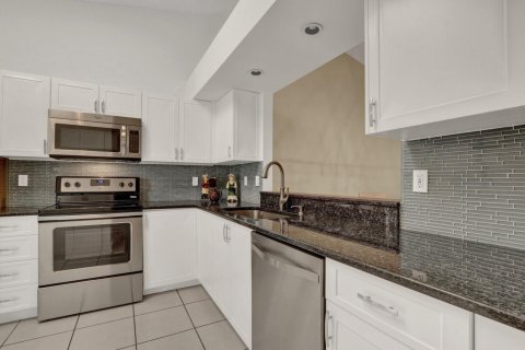 Condo in Boynton Beach, Florida, 2 bedrooms  № 2086516 - photo 13