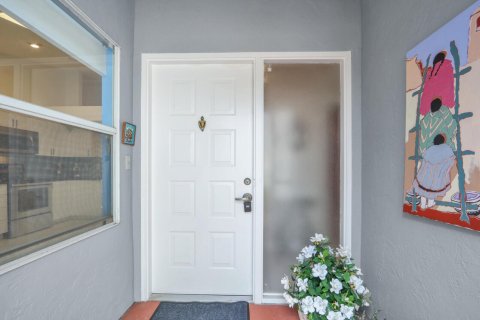 Condo in Boynton Beach, Florida, 2 bedrooms  № 2086516 - photo 3