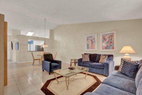 Condo in Boynton Beach, Florida, 2 bedrooms  № 2086516 - photo 10