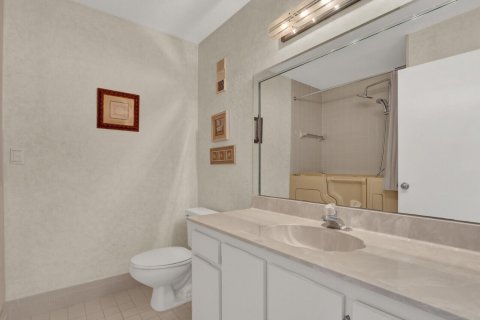 Condo in Boynton Beach, Florida, 2 bedrooms  № 2086516 - photo 28