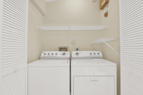 Condo in Boynton Beach, Florida, 2 bedrooms  № 2086516 - photo 19