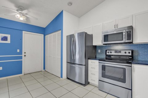 Condo in Boynton Beach, Florida, 2 bedrooms  № 2086516 - photo 16