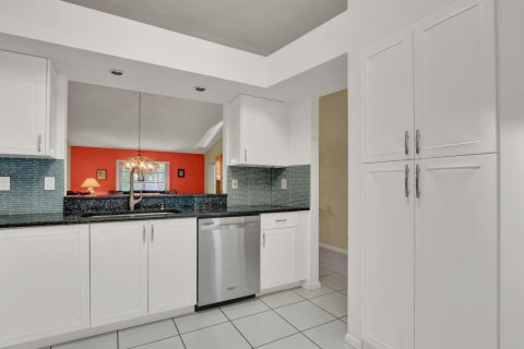 Condo in Boynton Beach, Florida, 2 bedrooms  № 2086516 - photo 15