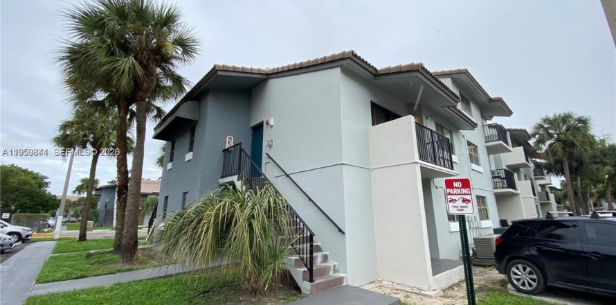 Condo in Hialeah, Florida, 1 bedroom № 2020015