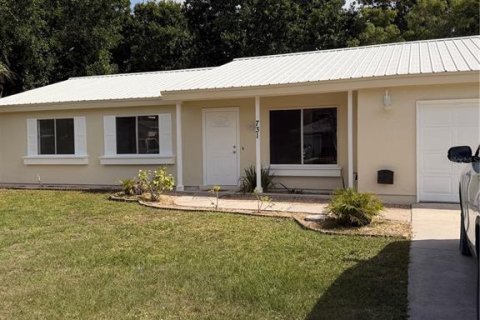 House in Vero Beach, Florida 3 bedrooms, 122.63 sq.m. № 2199052 - photo 12