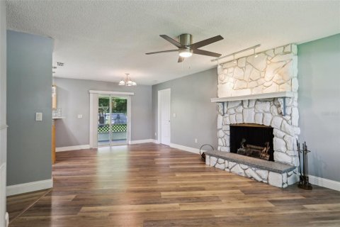 House in Edgewater, Florida 3 bedrooms, 153.85 sq.m. № 1757213 - photo 8