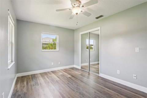 House in Edgewater, Florida 3 bedrooms, 153.85 sq.m. № 1757213 - photo 20