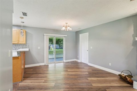 House in Edgewater, Florida 3 bedrooms, 153.85 sq.m. № 1757213 - photo 11