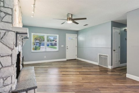 House in Edgewater, Florida 3 bedrooms, 153.85 sq.m. № 1757213 - photo 7