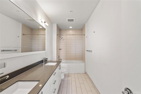 Copropriété à louer à Miami, Floride: 2 chambres, 103.59 m2 № 1924270 - photo 12
