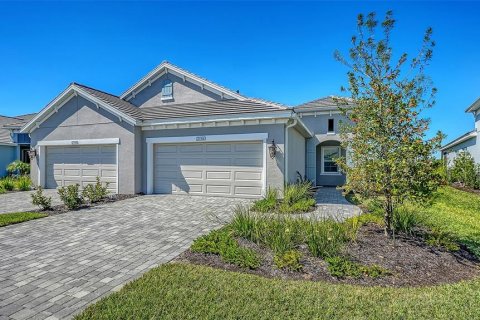 House in Bradenton, Florida 2 bedrooms, 152.17 sq.m. № 2096124