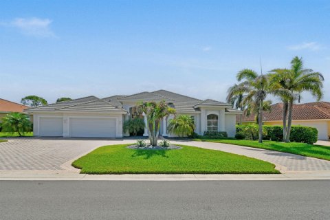 Casa en Hobe Sound, Florida 4 dormitorios, 293.66 m2 № 2273538