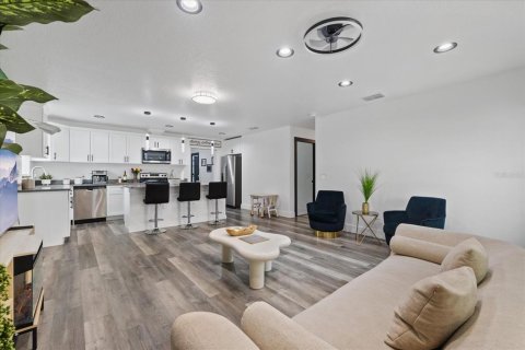 Купить виллу или дом в Тампа, Флорида 9 комнат, 168.71м2, № 2280401 - фото 3