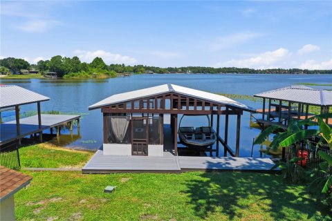 House in Orlando, Florida 3 bedrooms, 162.39 sq.m. № 2208490 - photo 27