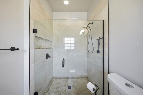House in Orlando, Florida 3 bedrooms, 162.39 sq.m. № 2208490 - photo 17