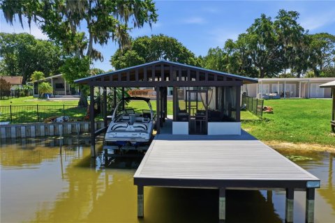 House in Orlando, Florida 3 bedrooms, 162.39 sq.m. № 2208490 - photo 28