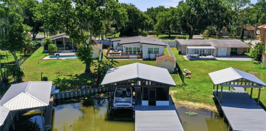 House in Orlando, Florida 3 bedrooms, 162.39 sq.m. № 2208490