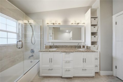 House in Orlando, Florida 3 bedrooms, 162.39 sq.m. № 2208490 - photo 21