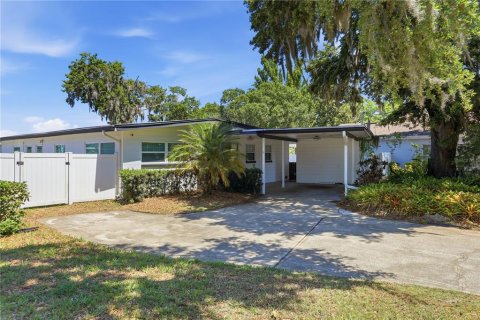 House in Orlando, Florida 3 bedrooms, 162.39 sq.m. № 2208490 - photo 2