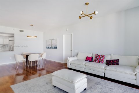 Condo in Miami Beach, Florida, 2 bedrooms  № 1953629 - photo 7
