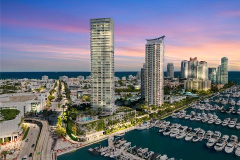 Condo in Miami Beach, Florida, 2 bedrooms  № 1953629 - photo 1