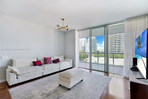 Condo in Miami Beach, Florida, 2 bedrooms  № 1953629 - photo 3