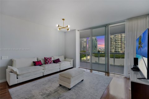 Condo in Miami Beach, Florida, 2 bedrooms  № 1953629 - photo 2