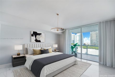 Condo in Miami Beach, Florida, 2 bedrooms  № 1953629 - photo 24