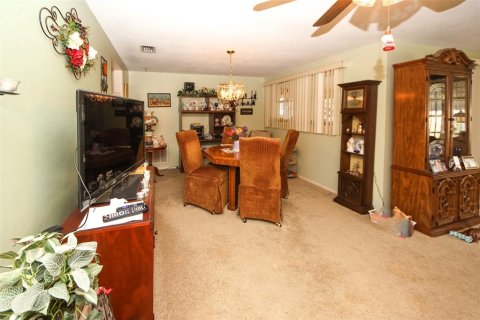 Casa en venta en Port Richey, Florida, 2 dormitorios, 98.48 m2 № 1822679 - foto 11