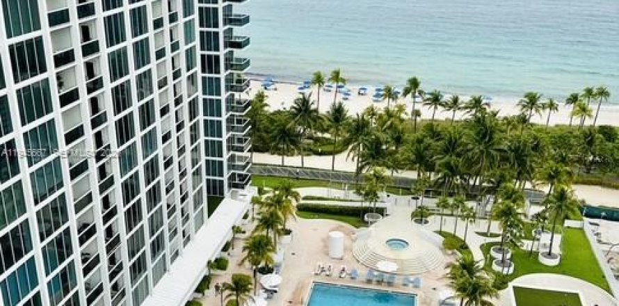 Condominio en Bal Harbour, Florida, 2 dormitorios  № 2002041