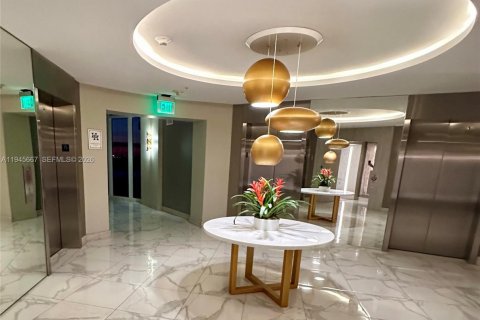 Copropriété à louer à Bal Harbour, Floride: 2 chambres, 104.79 m2 № 2002041 - photo 13