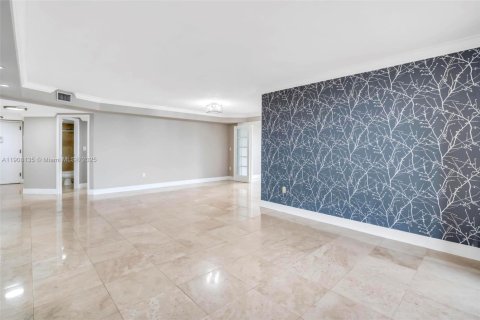 Condominio en alquiler en Miami, Florida, 2 dormitorios, 135.64 m2 № 2013100 - foto 13