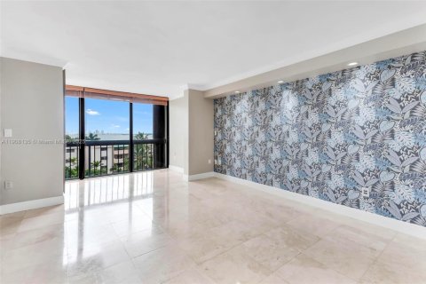 Condominio en alquiler en Miami, Florida, 2 dormitorios, 135.64 m2 № 2013100 - foto 8