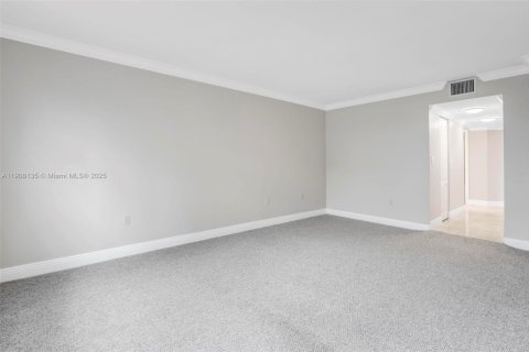 Condominio en alquiler en Miami, Florida, 2 dormitorios, 135.64 m2 № 2013100 - foto 27